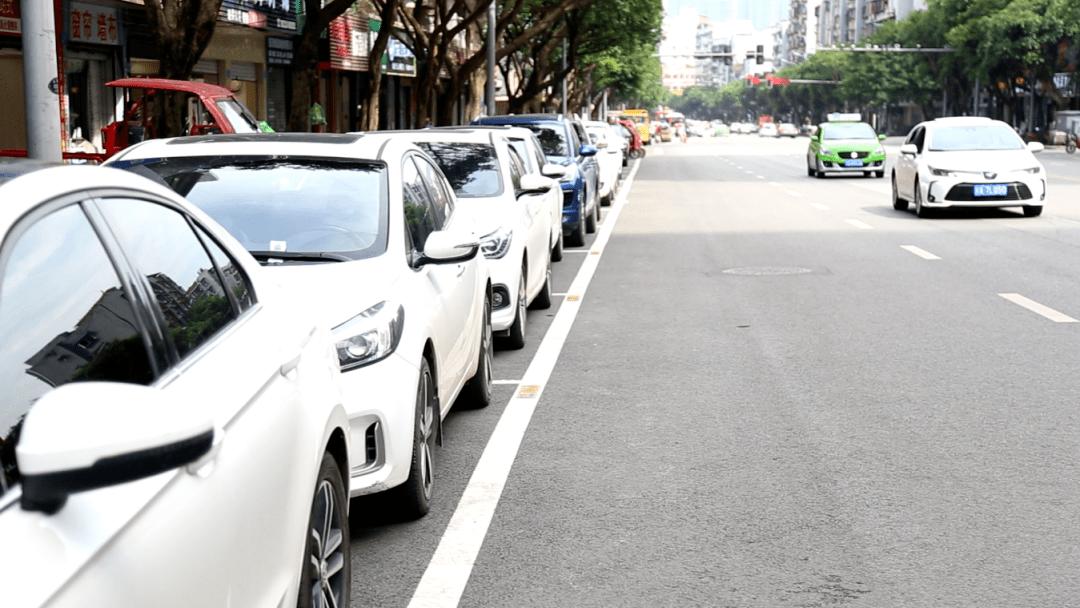 德亞路內(nèi)停車